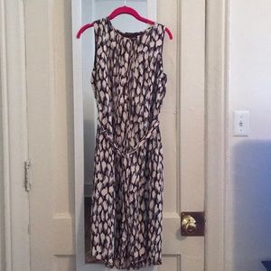 Like New: Banana Republic multi-colored tie belted